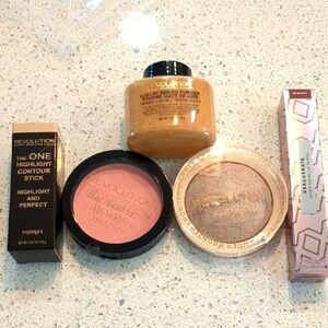 Revolution Makeup Set with Pink Blush and Gold Powder